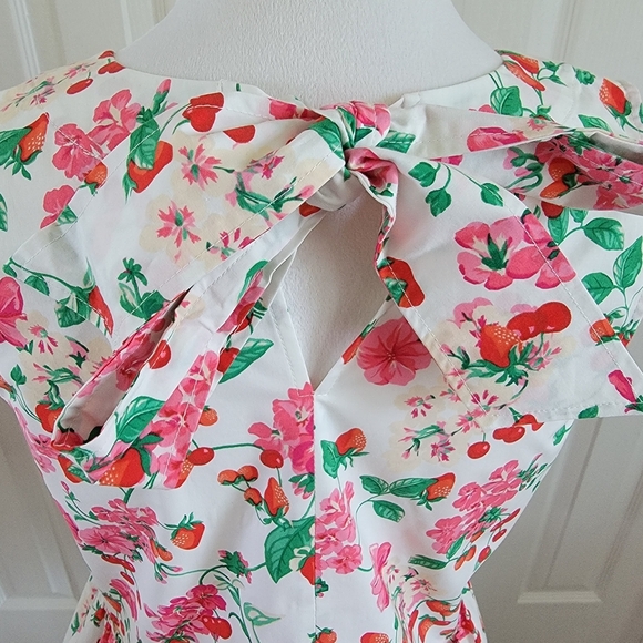 NWT Ann Taylor Strawberry And Cherry White Peplum Tie Back Top Size S - Picture 4 of 12